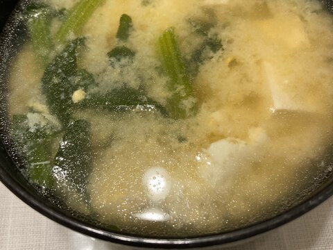 鶏の茹で汁を使った卵スープ